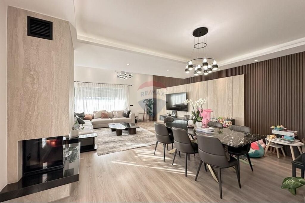 Luxury Villa for rent at Long Hill !