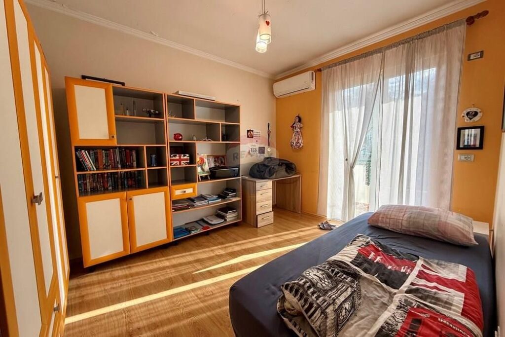 Villa su 3 piani in vendita a Sauk!!!
