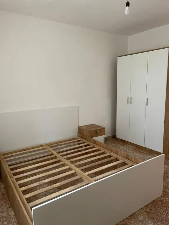 Shtepi private 1+1 me qera prane Spitalit Amerikan 3