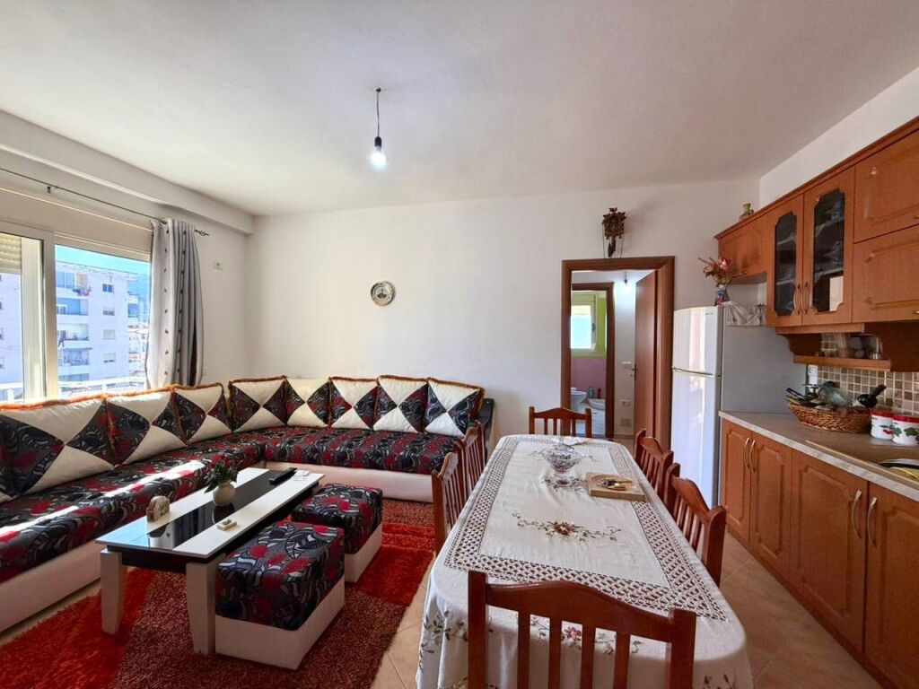 For sale: Apartment 2+1+2 balconies - near Tirana Bank, Vlore