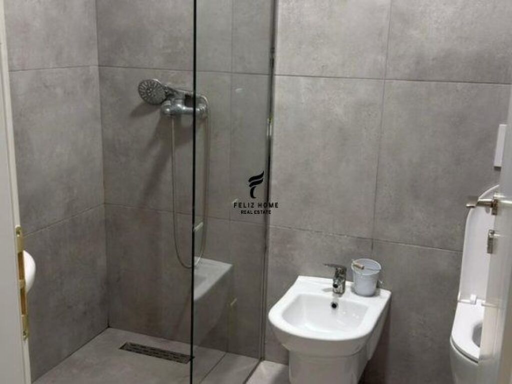 APARTAMENT ME QERA 2+1 5 MAJI 700 EURO FH-67895