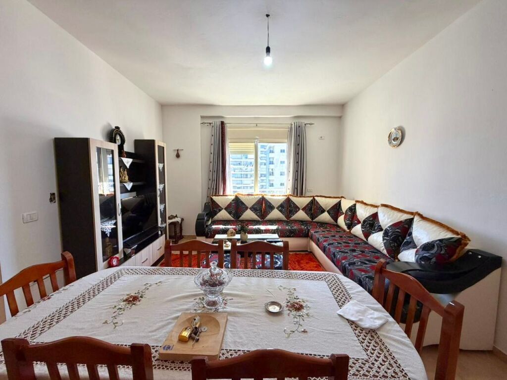 For sale: Apartment 2+1+2 balconies - near Tirana Bank, Vlore