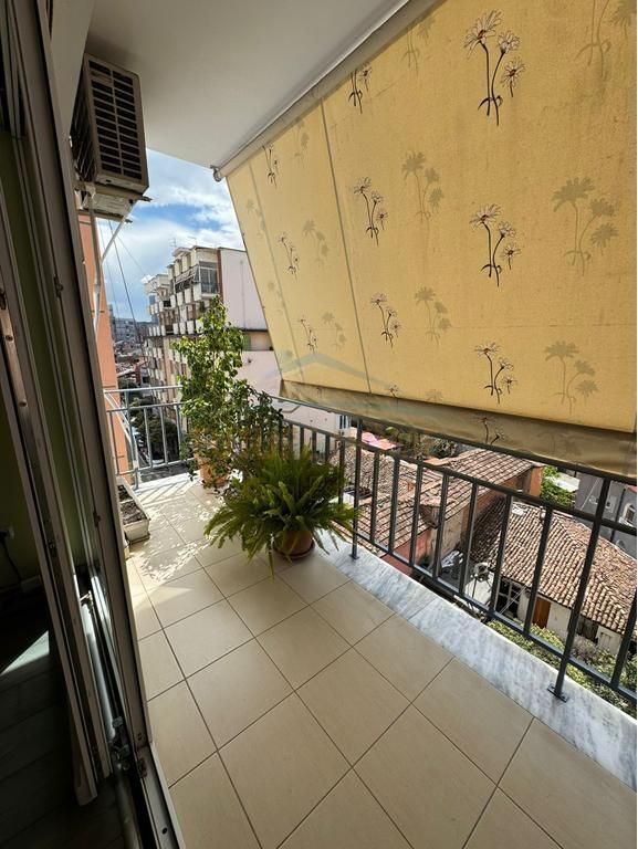 Qira, Apartament 2+1+Post Parkimi, Rruga e Barrikadave, Tiranë