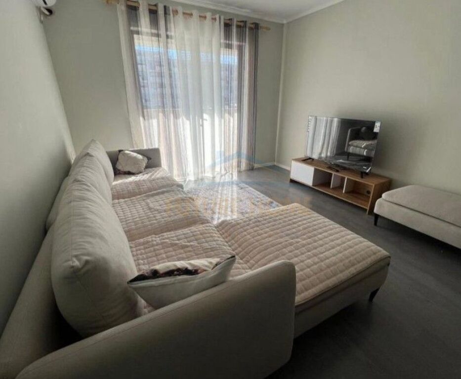 Qera, Apartament 1+1, Rruga 5 Majit,Tiranë.