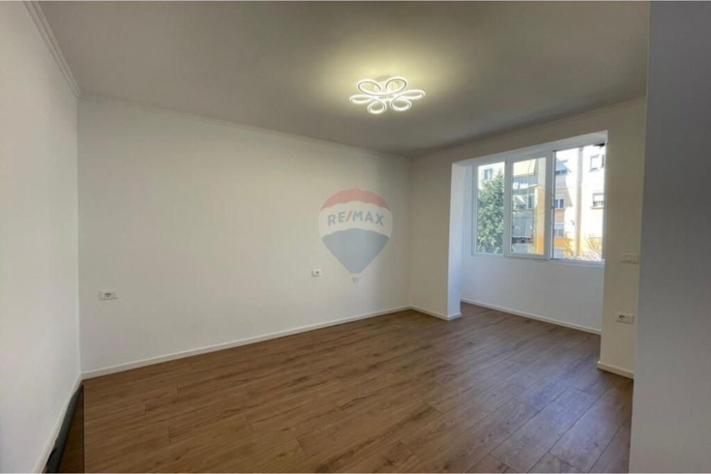 Garsoniere - Për Shitje - Myslym Shyri, Tiranë(ID: 530171094-261)