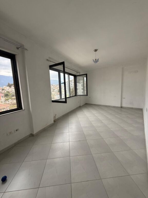 Appartamento 2+1+2 in vendita