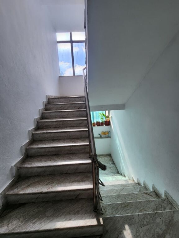 🤩Shitet: 2+1+2🚾 & Ballkon Gjigand 📍( M. Shyri - Mulliri Vjetër/Rr. Islam Alla) 400m nga Sheshi Skëndërbe 122m² Çmimi 278.000€ ✨