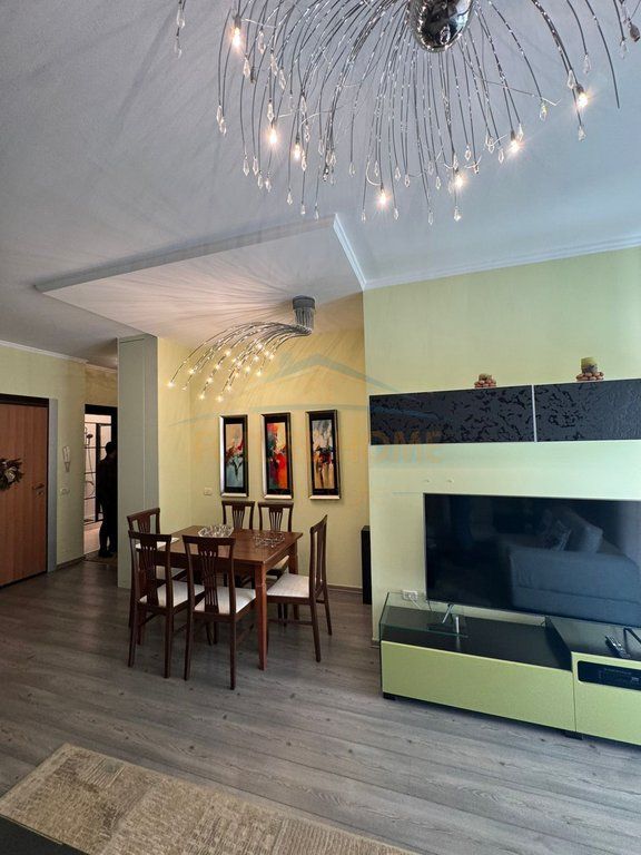 Qira, Apartament 2+1+Post Parkimi, Rruga e Barrikadave, Tiranë