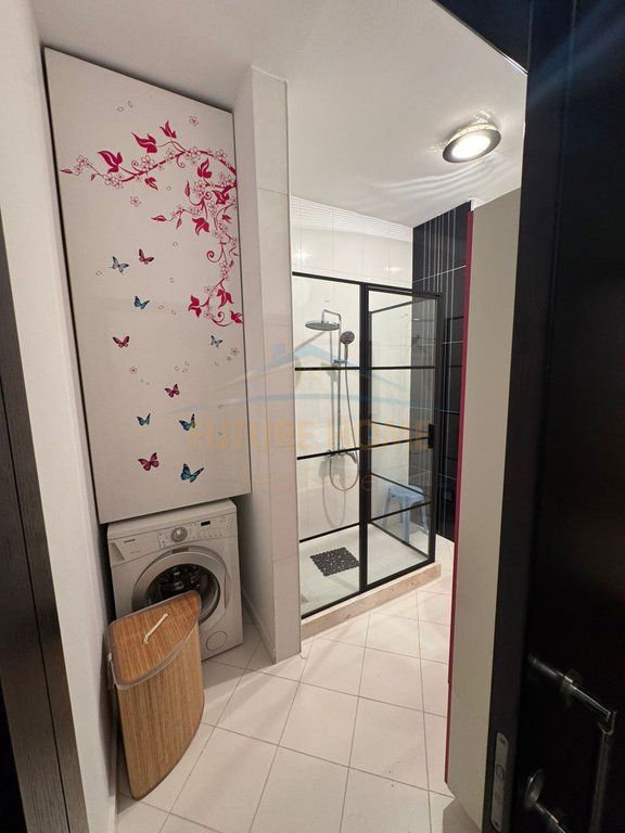 Qira, Apartament 2+1+Post Parkimi, Rruga e Barrikadave, Tiranë