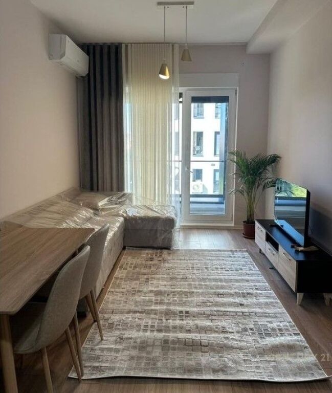 Jepet me qera apartament 1+1 tek Kompleksi Magnet, në zonën e 21 Dhjetorit