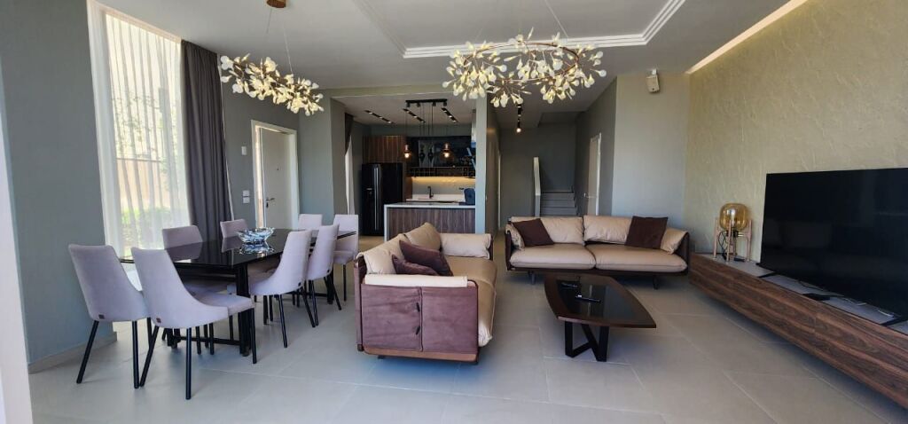 LUXURY VILLA AT 📍 GREEN COAST 1