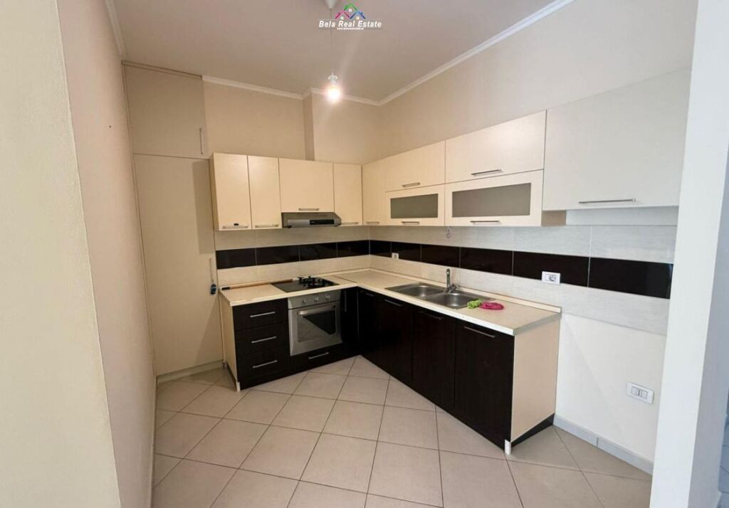 Appartamento In Vendita 1+1 Vicino a Komuna e Parisit (ID B110563) Tirana