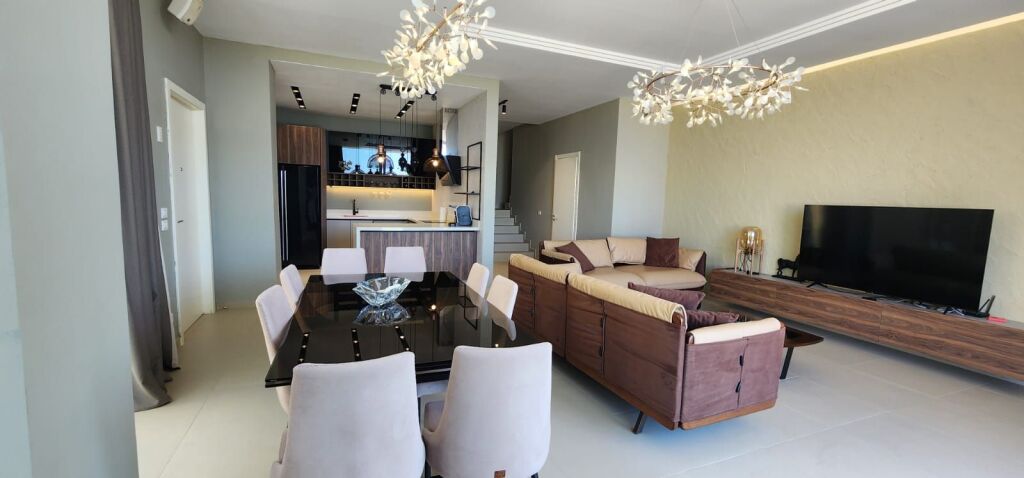 LUXURY VILLA AT 📍 GREEN COAST 1
