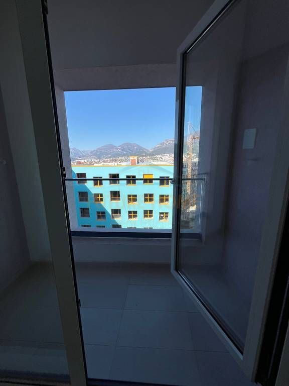 For sale, 1+1 Apartment, Kadiu Complex, Tirana