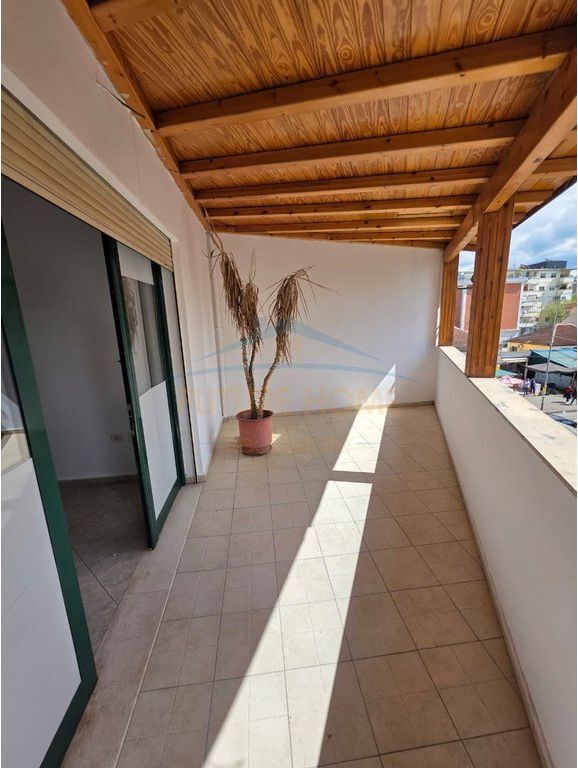 Rent, Apartment 2+1+2+Veranda, Don Bosko, Tirana