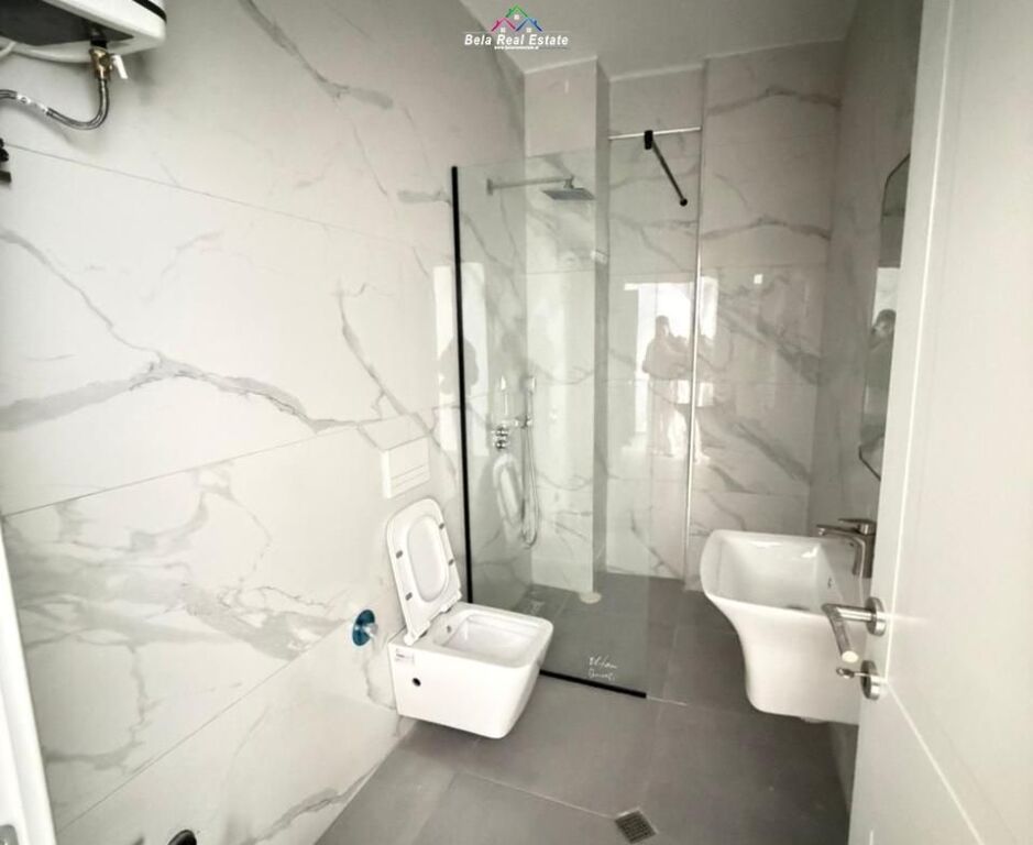 Ufficio in Affitto 1+1 a 5 Maj (ID BZ2907) Tirana
