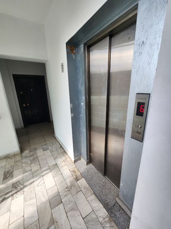 🤩Shitet: 2+1+2🚾 & Ballkon Gjigand 📍( M. Shyri - Mulliri Vjetër/Rr. Islam Alla) 400m nga Sheshi Skëndërbe 122m² Çmimi 278.000€ ✨