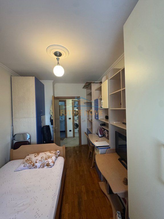 Qera,Apartament 3+1+2+Post Parkimi,Rruga e Bogdanëve, Tiranë