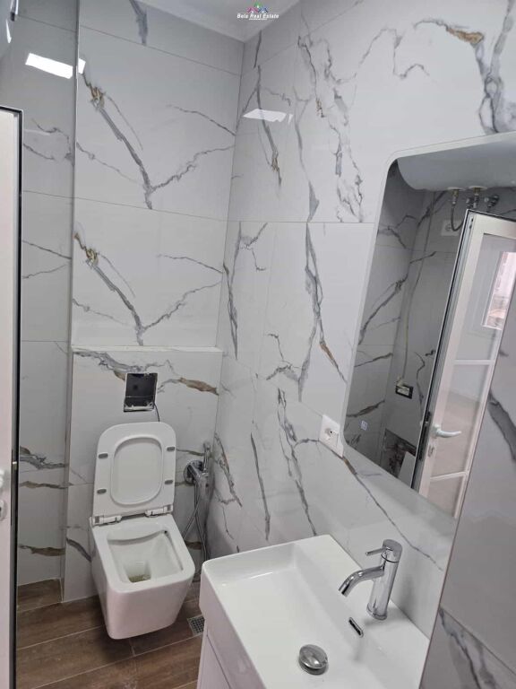 Appartamento In Vendita 1+1 Vicino alla Scuola Rossa (ID B111145) Tirana
