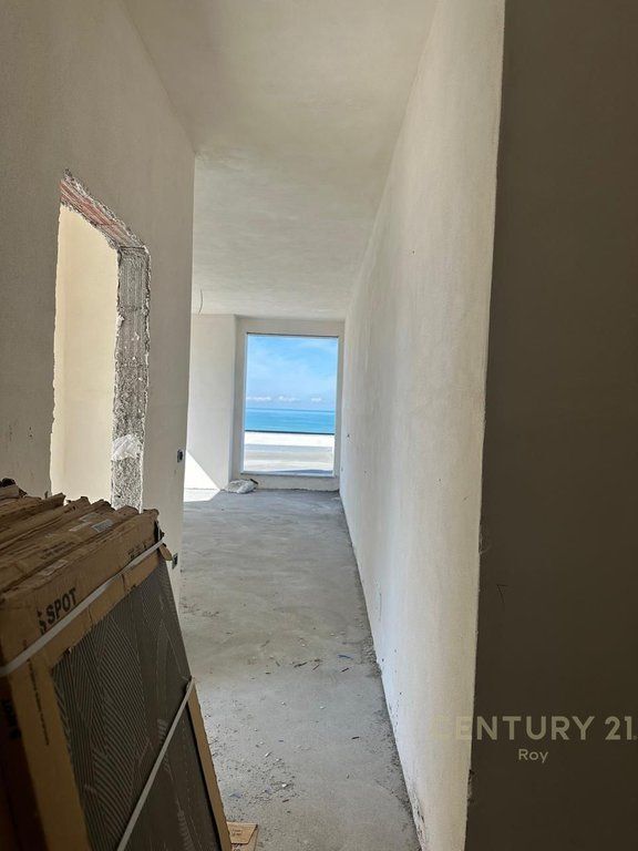 Attico 2+1 in vendita a Golem, Durrës - 300.000€ | 75 m² + 137m2 Veranda Vista Mare!