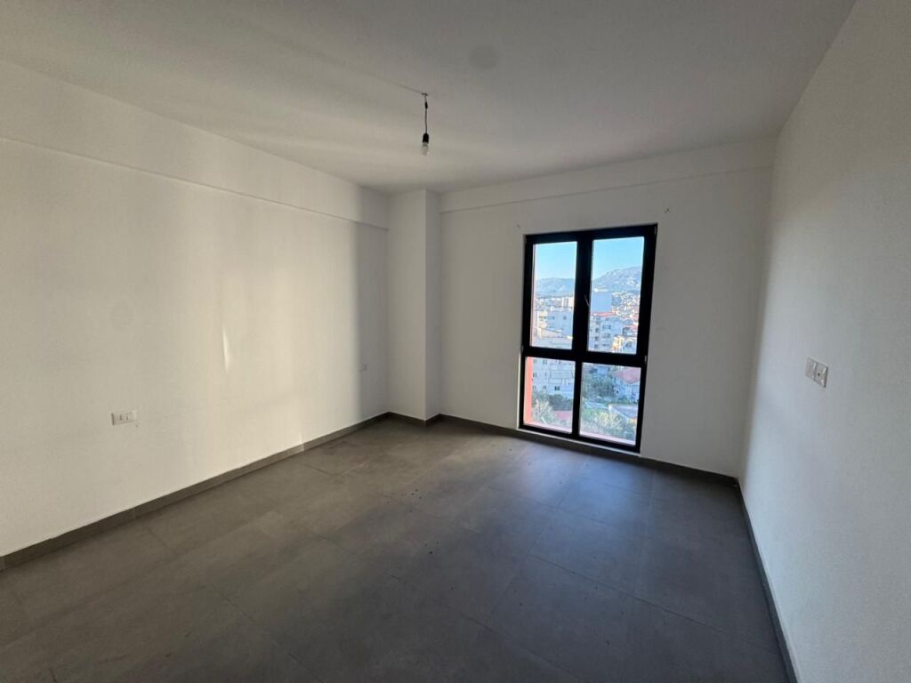 🏡 Appartamento 2+1+2 in affitto  📍 Indirizzo: Farmacia 10💰 Prezzo: 60.000 lek/mese
