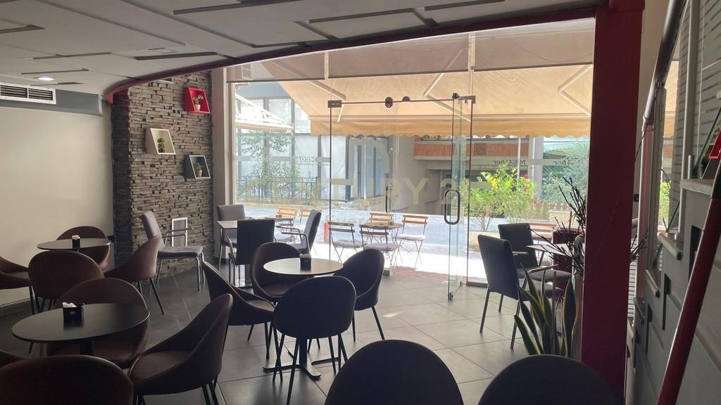 LAPRAKE, WE RENT BAR-CAFE 1,100 € /Month