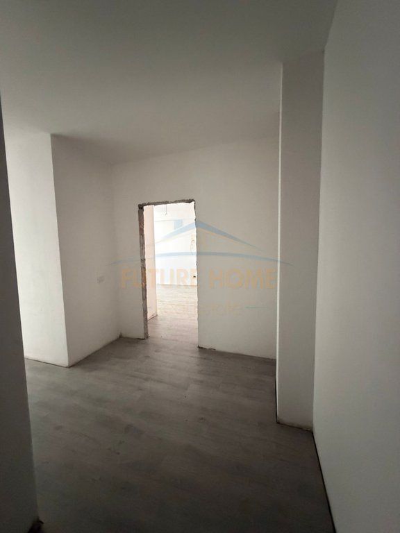 SHITET APARTAMENT 2+1,UNAZA E RE