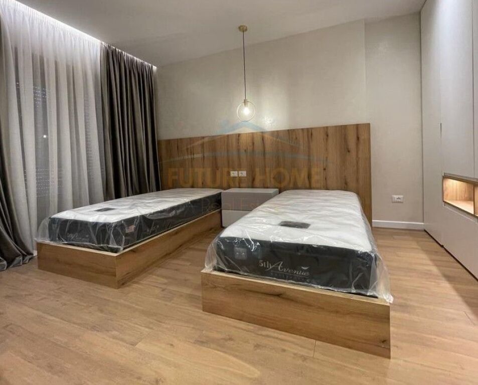 Affitto, Villa su 3 Piani, TEG, Tirana.