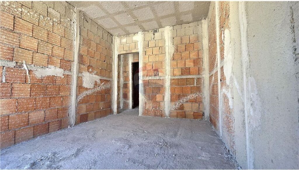 🏡 Apartament 1+1 për Shitje – Lungomare, Vlorë