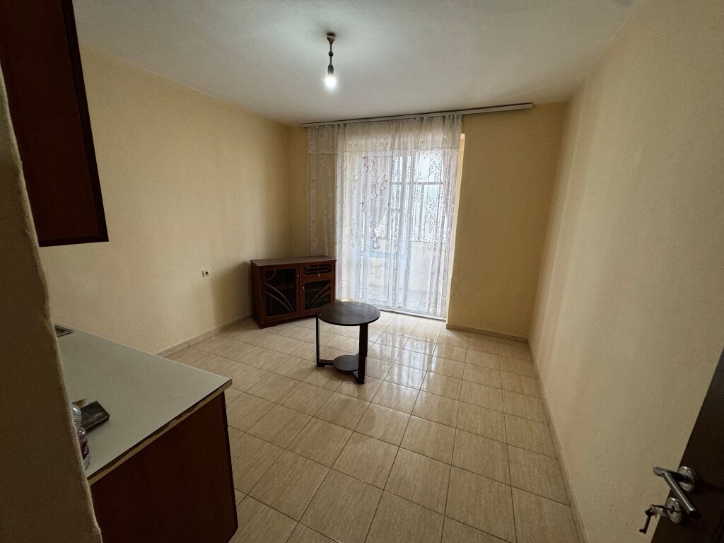 🏡 1+1 me Qira – Korçë, Lagjja 14 Rr. Viktor Eftimiu