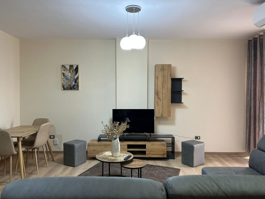 🏡 HOUSE FOR RENT – Kavaja Street (opposite Delijorgji)