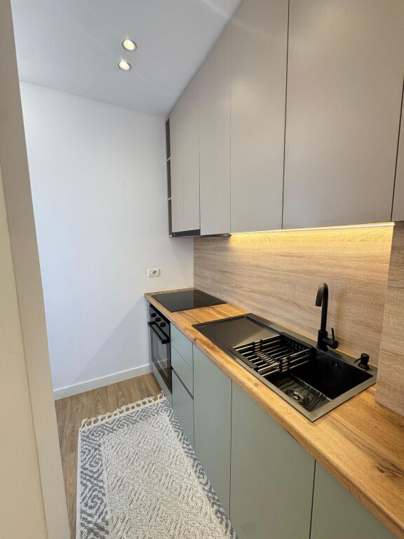 VENDESI APPARTAMENTO 1+1 ASTIR (vicino VILA L)