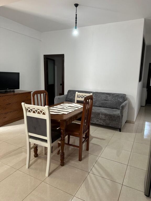 🏡 Rent First floor of a villa–📍 Area: 5 Maj 🏠 Typology: 1+1