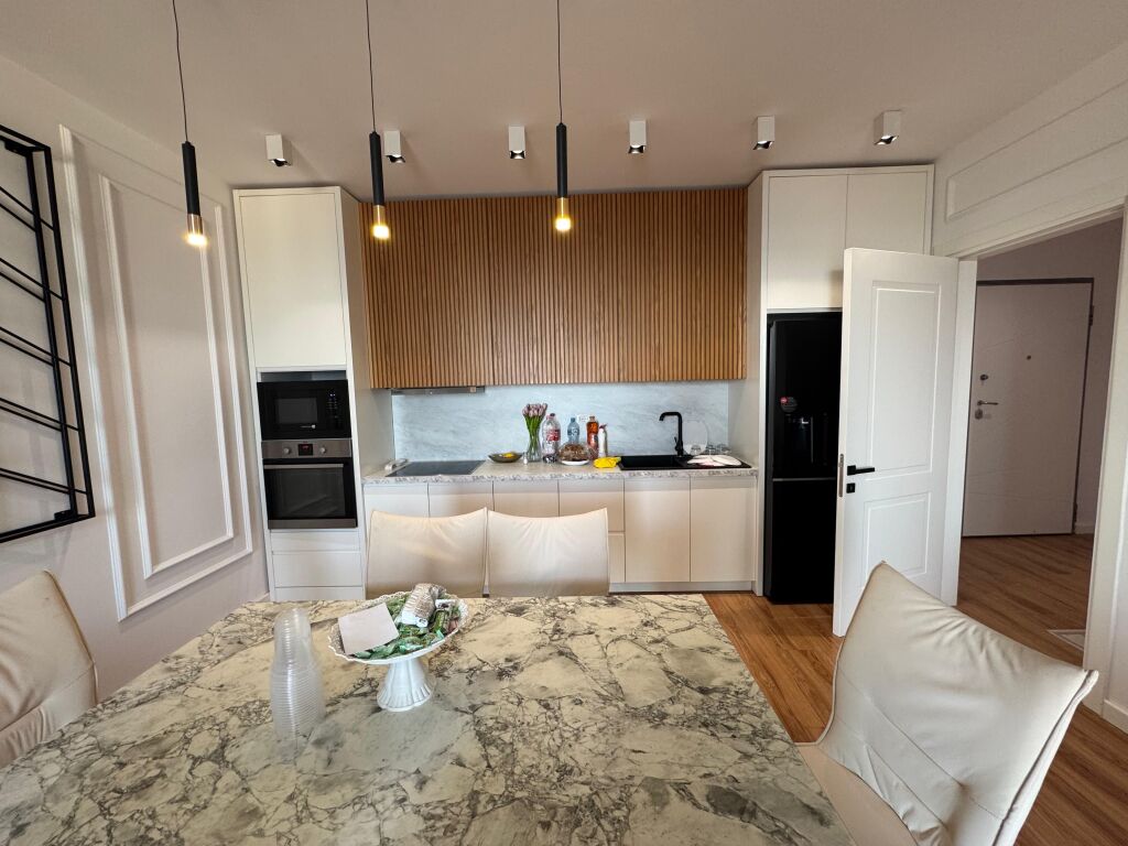 Jepet apartament 2+1 me qera Plazh Durres