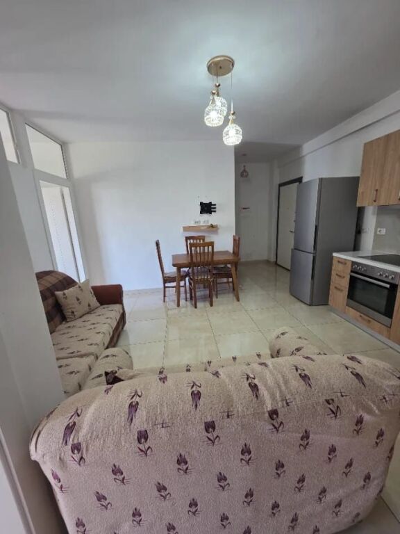 Jepet Me Qera Apartament 2+1+1 Ballkon