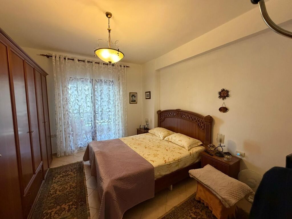 🏡 Jepet me qira 2+1 – 📍 Përballë Klinikës At Luigji Monti, Rr. e Kavajës💶 700 €/muaj