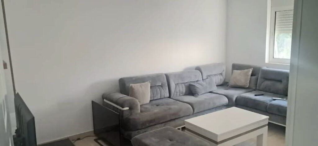 Affittasi appartamento 1+1 a Xhamllik