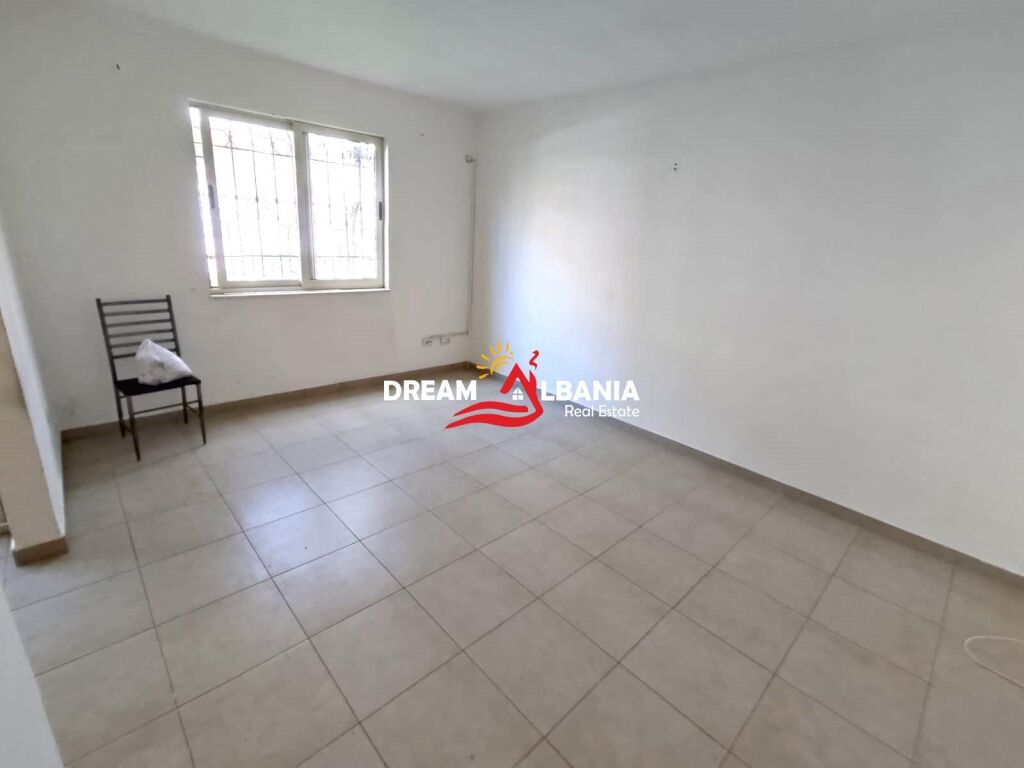 Appartamento 1+1 in affitto nella zona di Xhamllik vicino a Ish Venue ( ID 4219486 )
