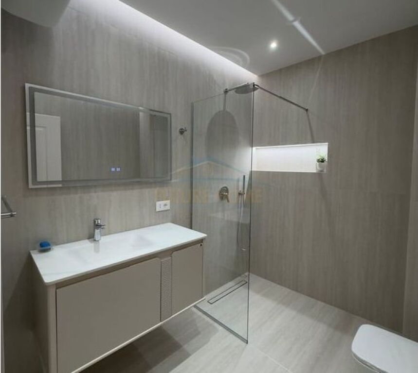 Affitto, Locale 2+1+2+ Posto Auto, Coin, Tirane