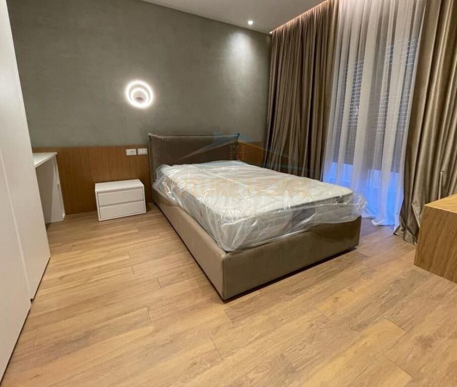 Affitto, Villa su 3 Piani, TEG, Tirana.