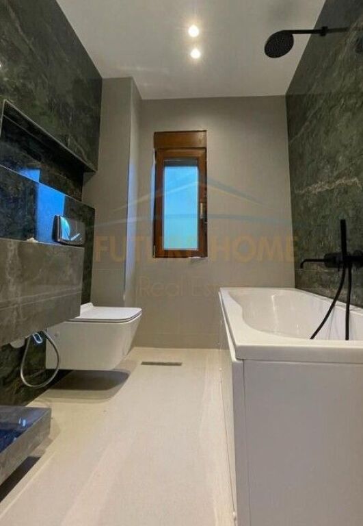 Affitto, Villa su 3 Piani, TEG, Tirana.