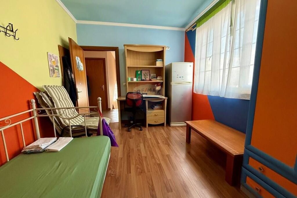 Villa su 3 piani in vendita a Sauk!