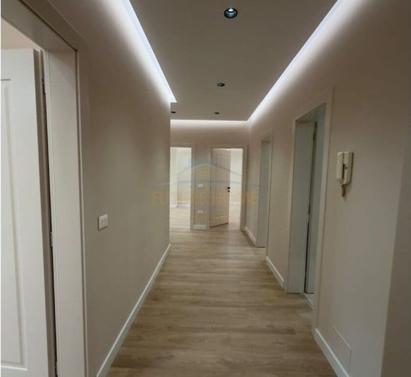 Affitto, Locale 2+1+2+ Posto Auto, Coin, Tirane