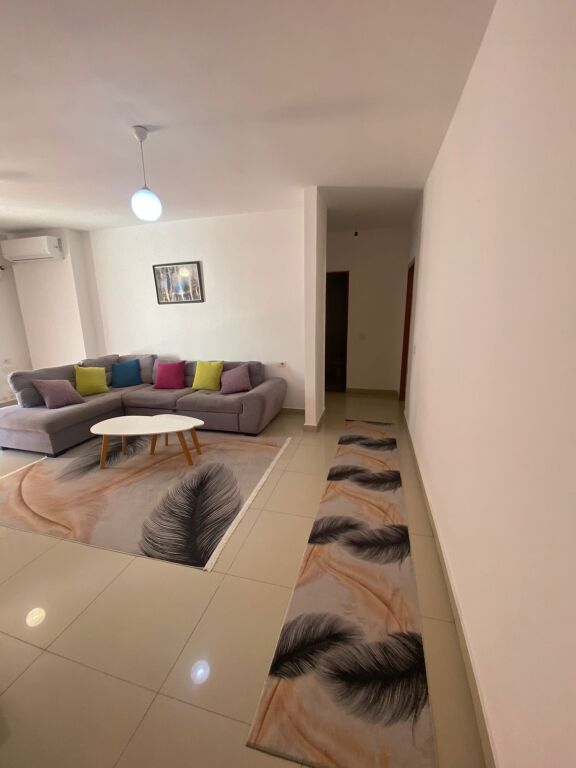Apartament 3+1+2 per qera ne Astir !