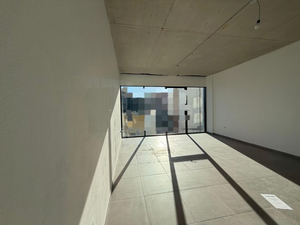 Ufficio in affitto vicino a Rruga e Barrikadave (ID BZ2908) Tirana