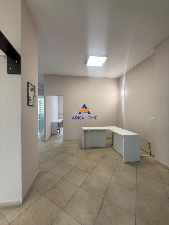 OFFICE SPACE FOR RENT 110M2 "MUHAMET GJOLLESHA STREET" 100,000 LEKE