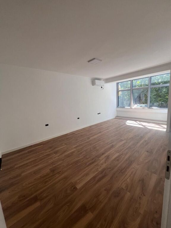 For rent 2+1 at 21 DECEMBER, opposite health center no. 9, main road surrounded by glass windows, very good advertising opportunity.