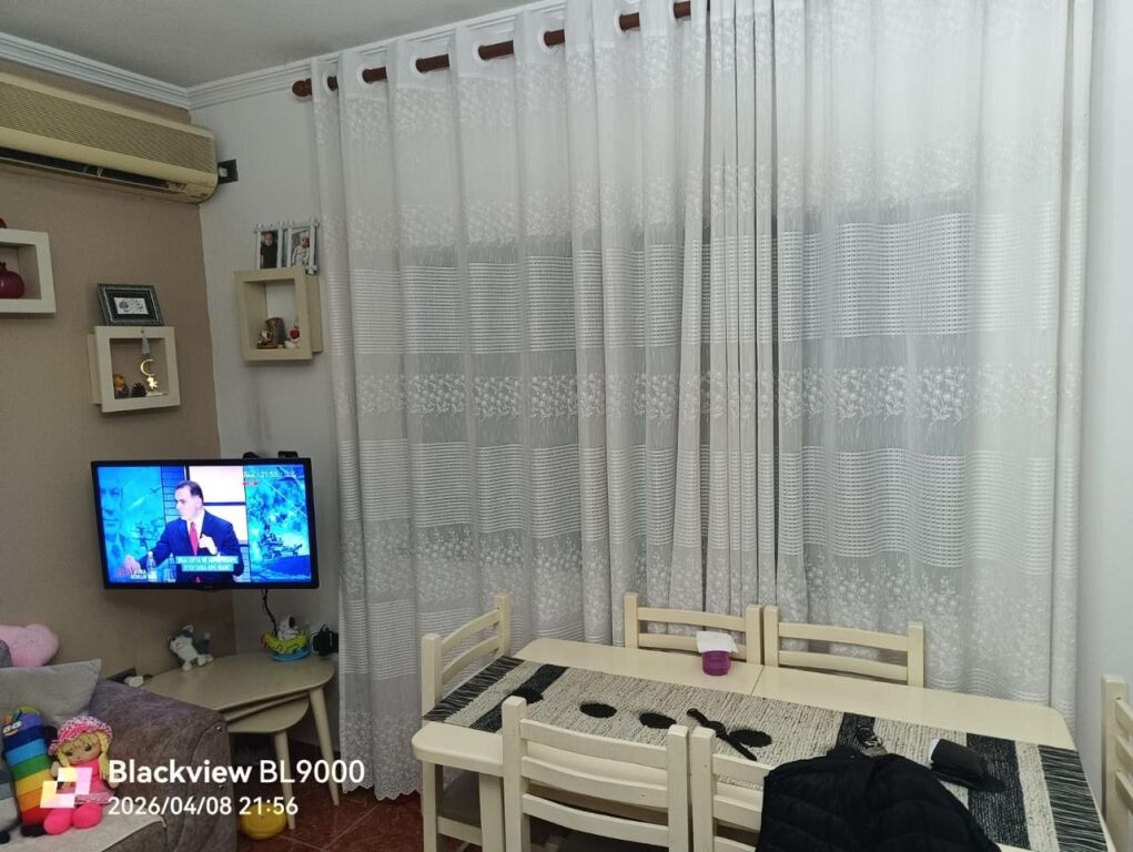 Apartament 1+1 me qera tek Materniteti i Ri