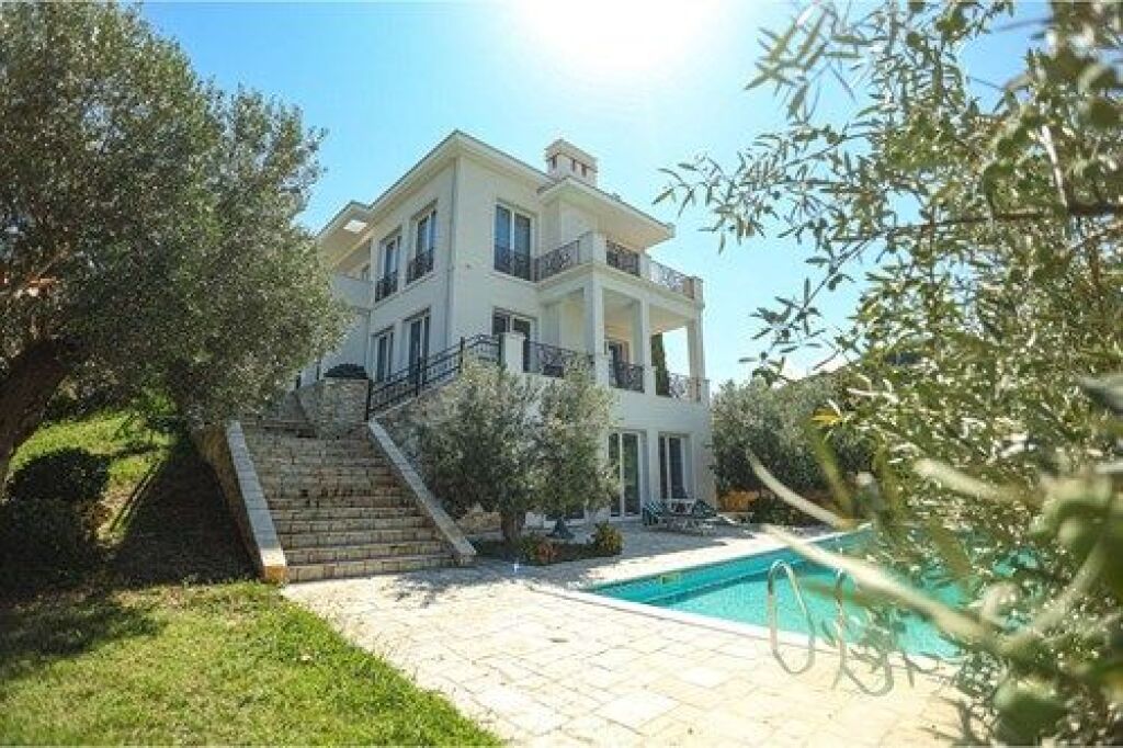 Villa for rent at the Dry Lake