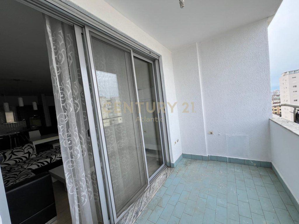 IN VENDITA APPARTAMENTO 2+1+2 BAGNI E 2 BALCONI PRESSO EX URT A DURRËS !